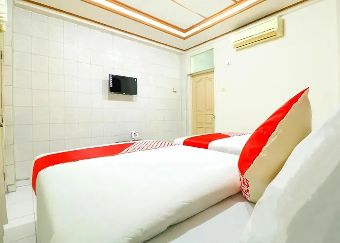 Oyo 2580 Puri Royan 2*