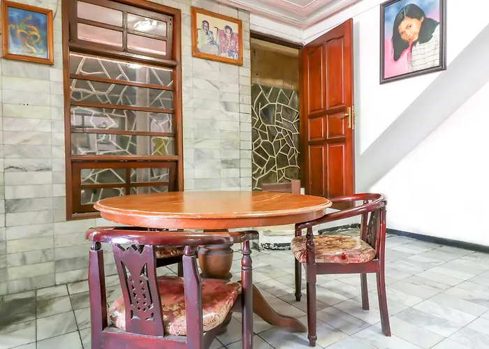 Oyo 2580 Puri Royan Hotel 2*