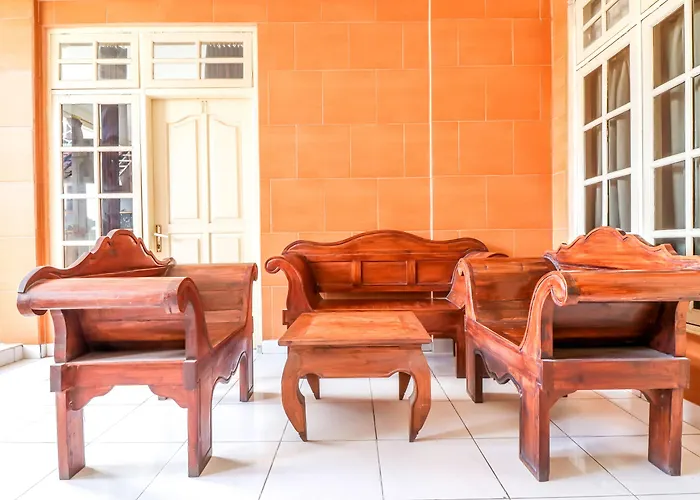 Hotel Oyo 2580 Puri Royan Denpasar