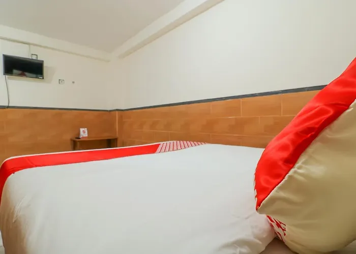 Oyo 2580 Puri Royan Hotel 2*