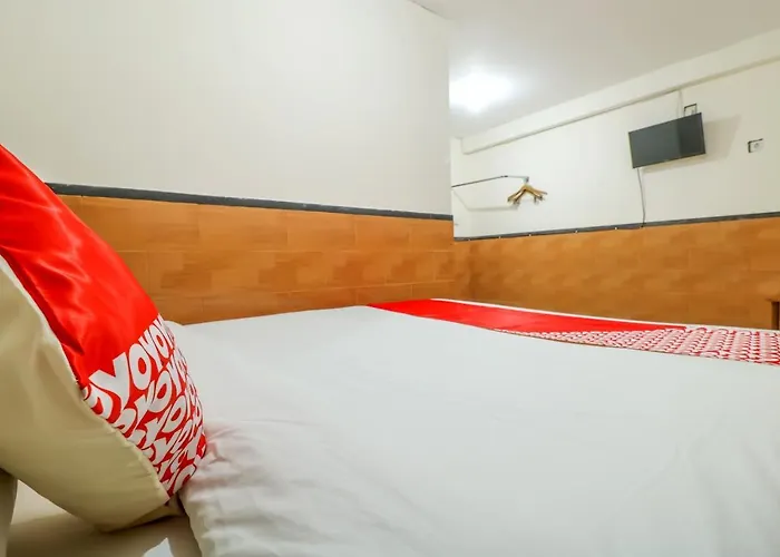 Oyo 2580 Puri Royan 2*